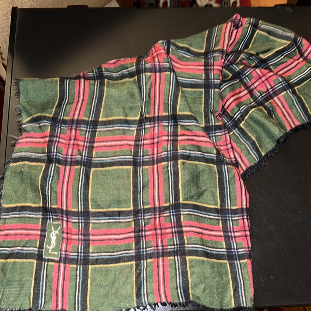 RARE VINTAGE YSL Cashmere silk wool? Gorgeous plaid scarf w/fringe edge detail - Picture 4 of 6